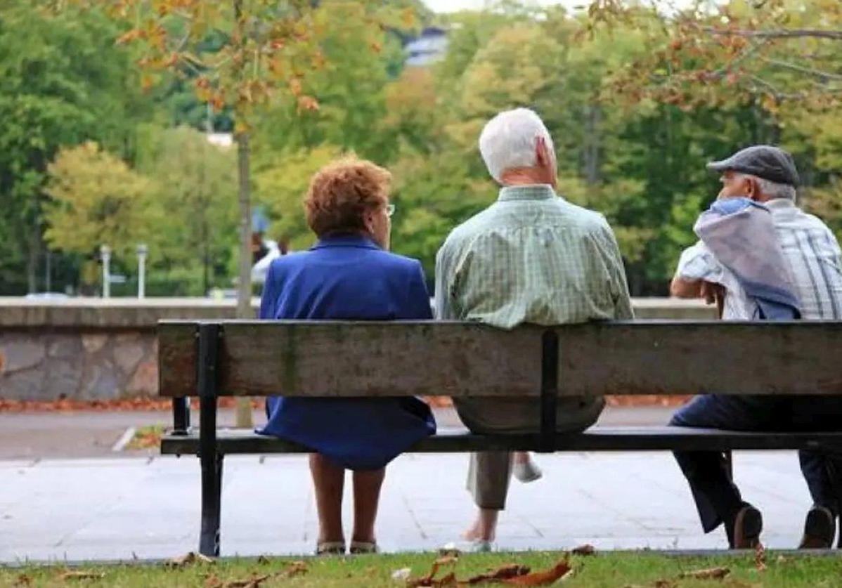 La Fundación Caja Burgos organiza un centenar de actividades destinadas a las personas mayores