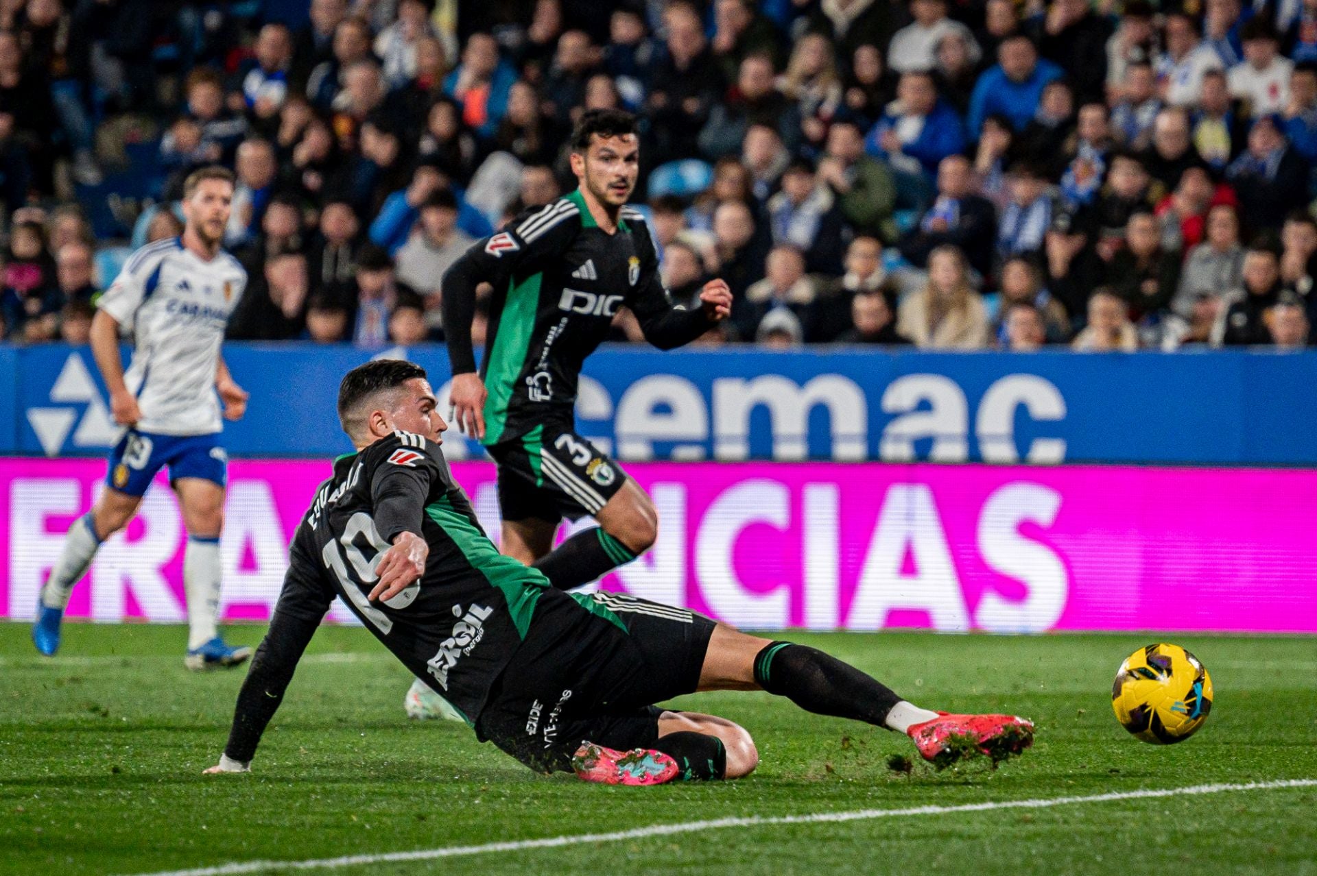 Las imágenes del encuentro entre el Real Zaragoza y del Burgos CF