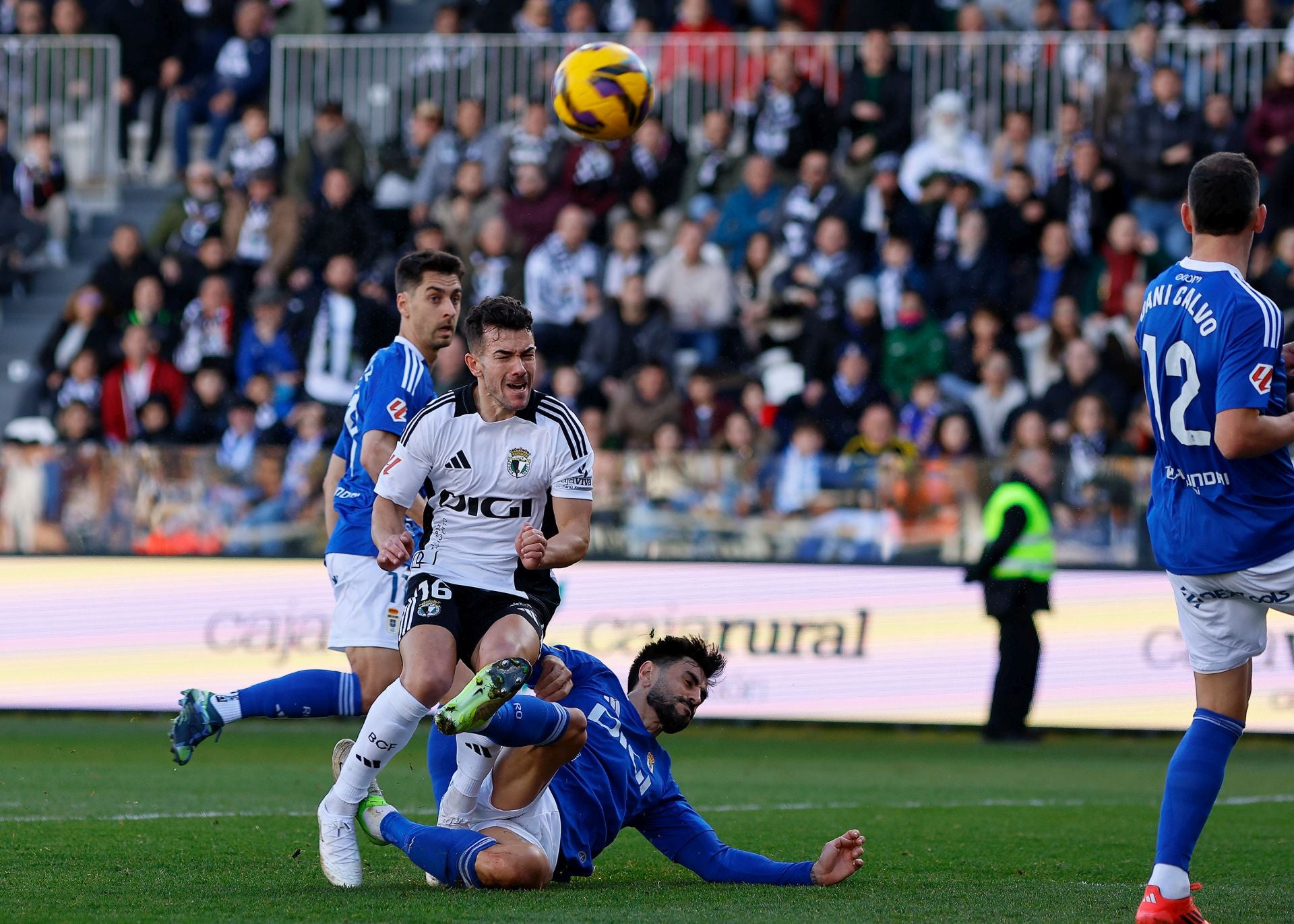 El Burgos deja escapar los tres puntos de El Plantío frente al Real Oviedo