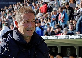 Luis Miguel Ramis, en el área técnica de El Plantío.