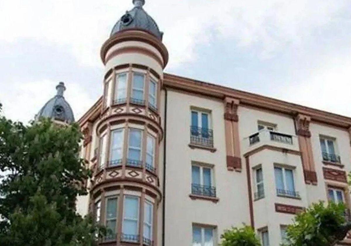Edificio que acoge la sede de FAE.