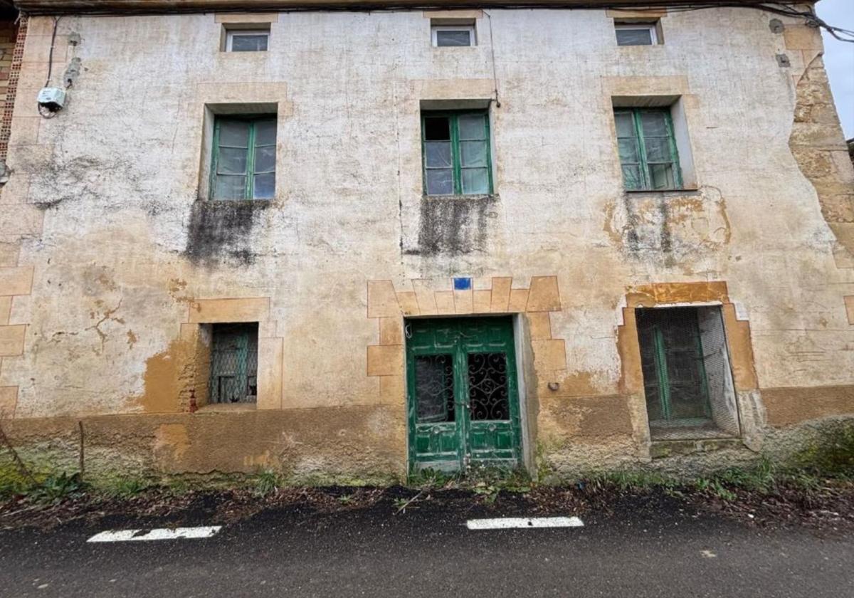 Imagen de la casa que se vende en Santotís, Burgos.