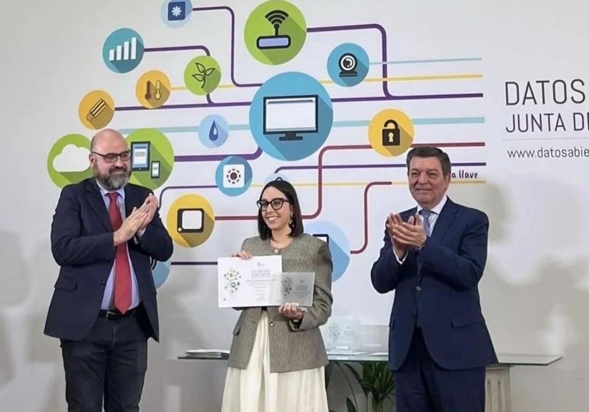 Sara Sendino recogiendo su galardón en Valladolid.