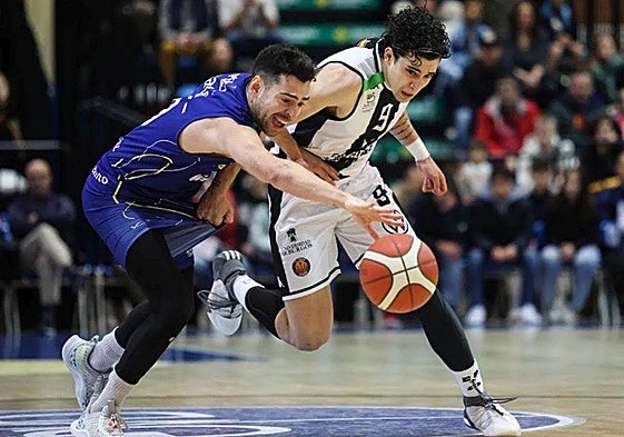 Caio Pacheco durante un encuentro ante el Alimerka Oviedo Baloncesto.