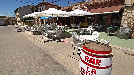 El bar y la casa que se alquilan en un pueblo de Burgos por 160 euros al mes