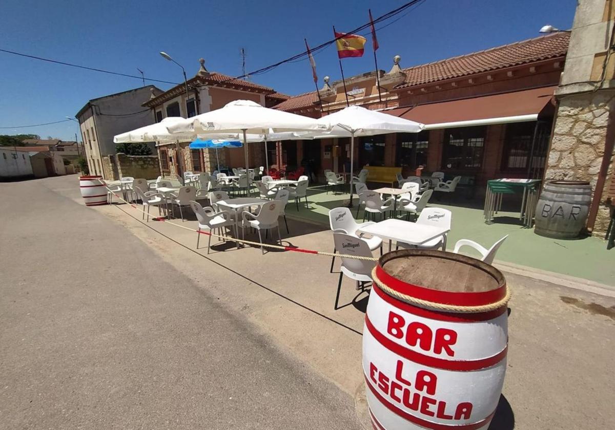 Bar La Escuela en el pueblo de Burgos de Mambrillas de Castrejón.