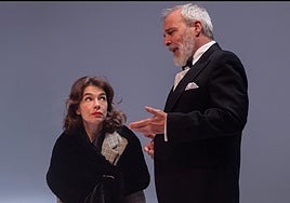 Fernando Guillén Cuervo e Isabelle Stoffel en una escena de 'Testigo de cargo'.