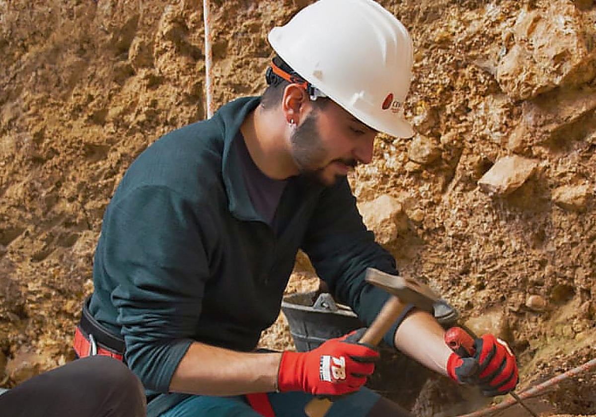 Edgar Téllez, el burgalés que encontró a Pink en Atapuerca.
