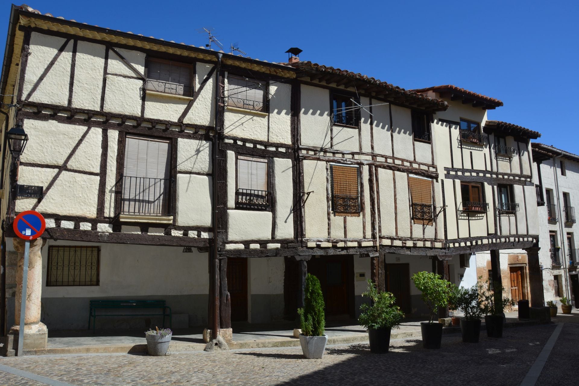 Este forma parte de la red de los Pueblos más Bonitos de España