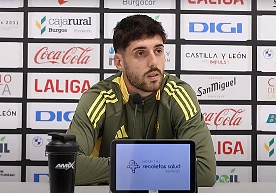Fer Niño, jugador del Burgos CF, durante la rueda de prensa.