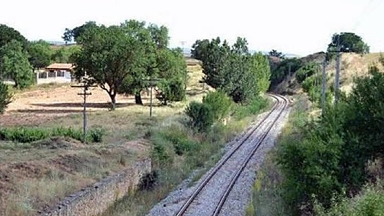 La Junta vuelve a reivindicar al Ministerio de Transportes la reapertura del Tren Directo