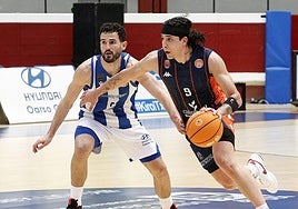 Jugadores del Tizona durante el encuentro en Donostia.