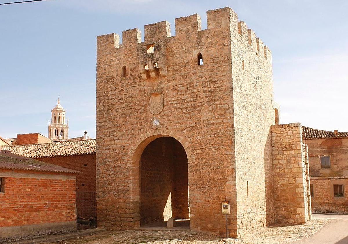 Puerta de la Costana de Santa María del Campo, en Burgos.