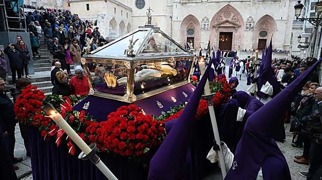 ¿Qué tradición de la Semana Santa en España nació en Burgos?