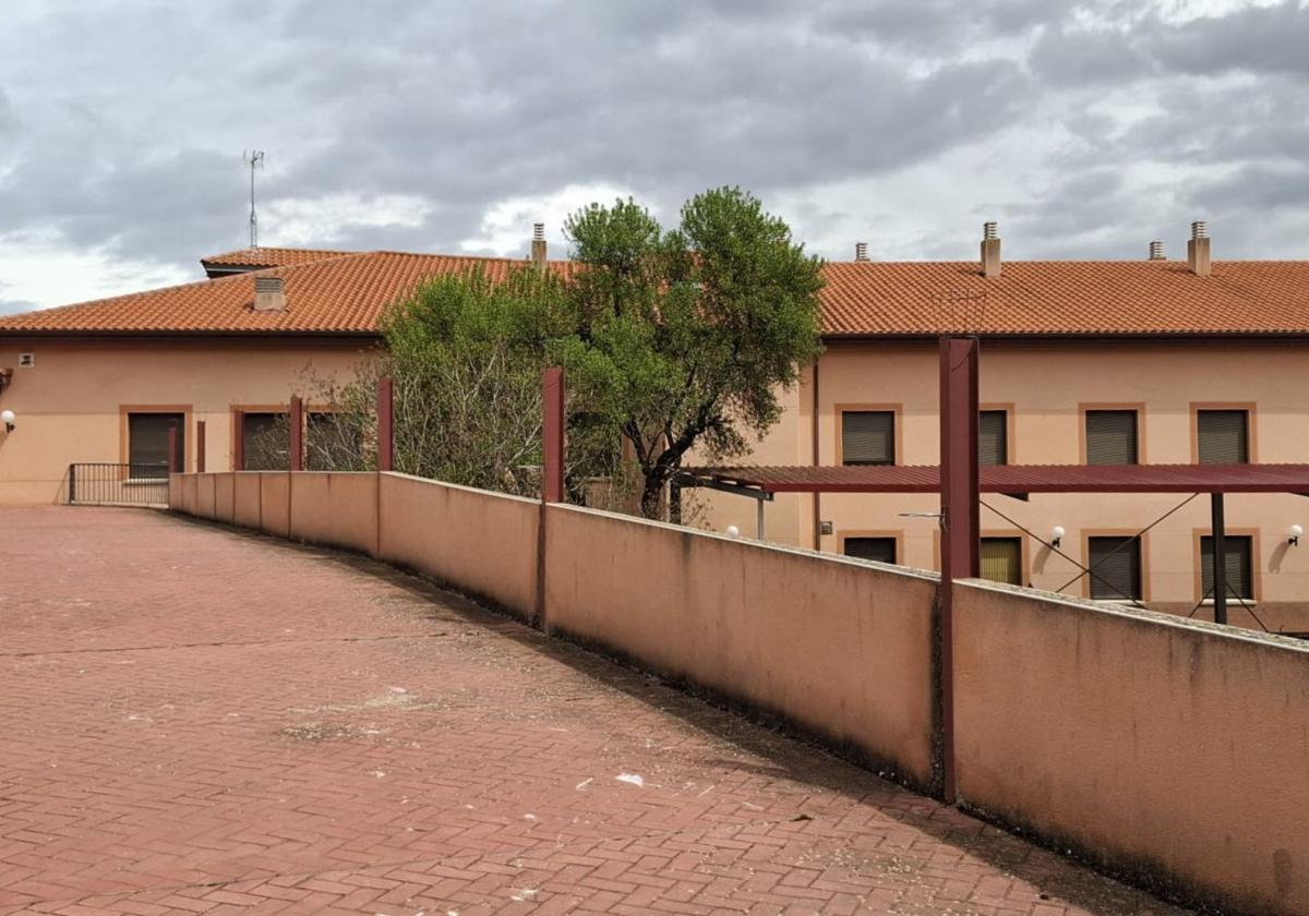 Estado actual de la residencia Valle del Cuco, en Adrada de Haza, Burgos.