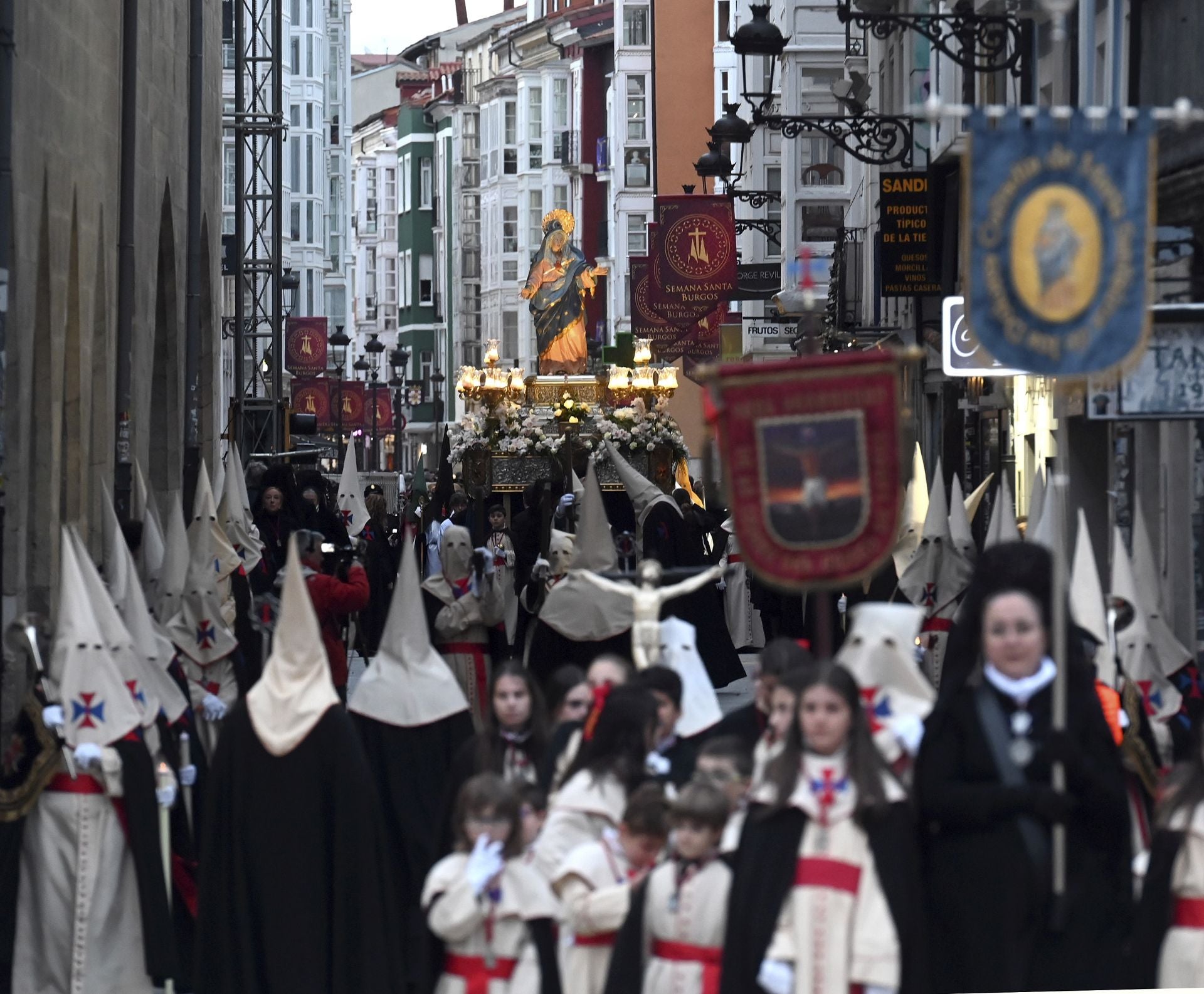 La procesión del Encuentro de Burgos en imágenes