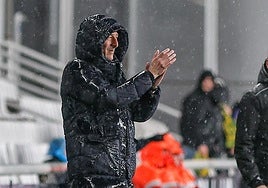 Ramis, entrenador del Burgos CF, durante el encuentro en El Plantío de este sábado