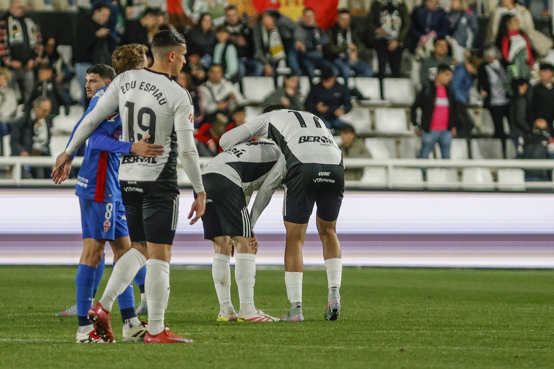 La derrota del Burgos frente al Elche, en imágenes