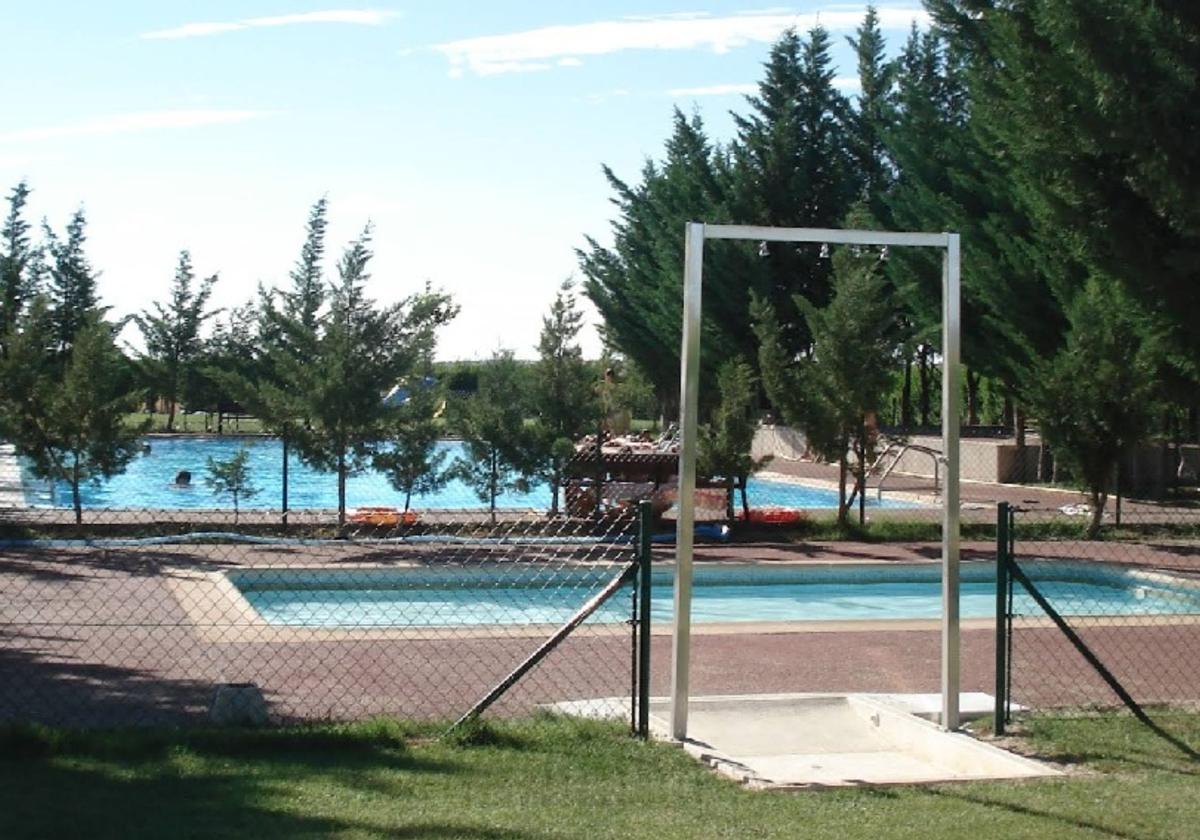 Imagen de archivo de las piscinas de Pinilla Trasmonte.