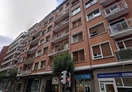 Edificio donde se subasta el piso en Bilbao.