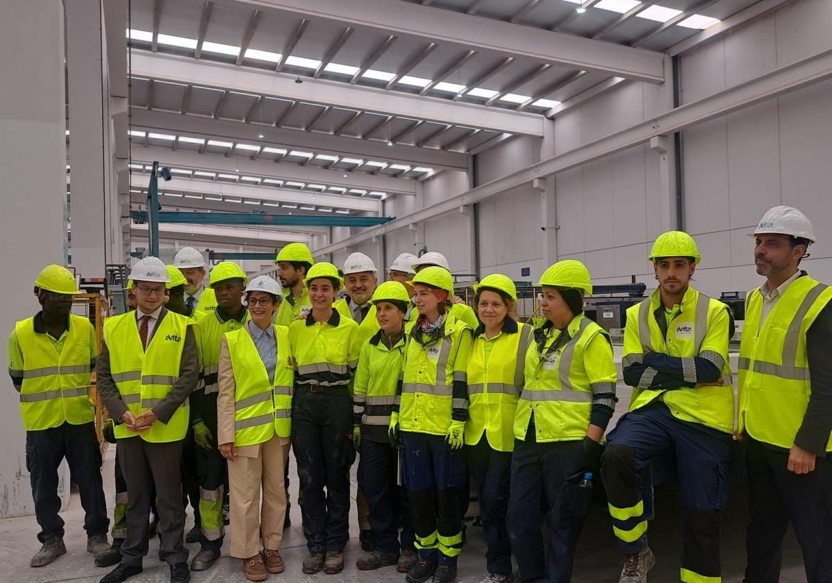 Imagen principal - Visita de la ministra de Vivienda en Aranda de Duero.