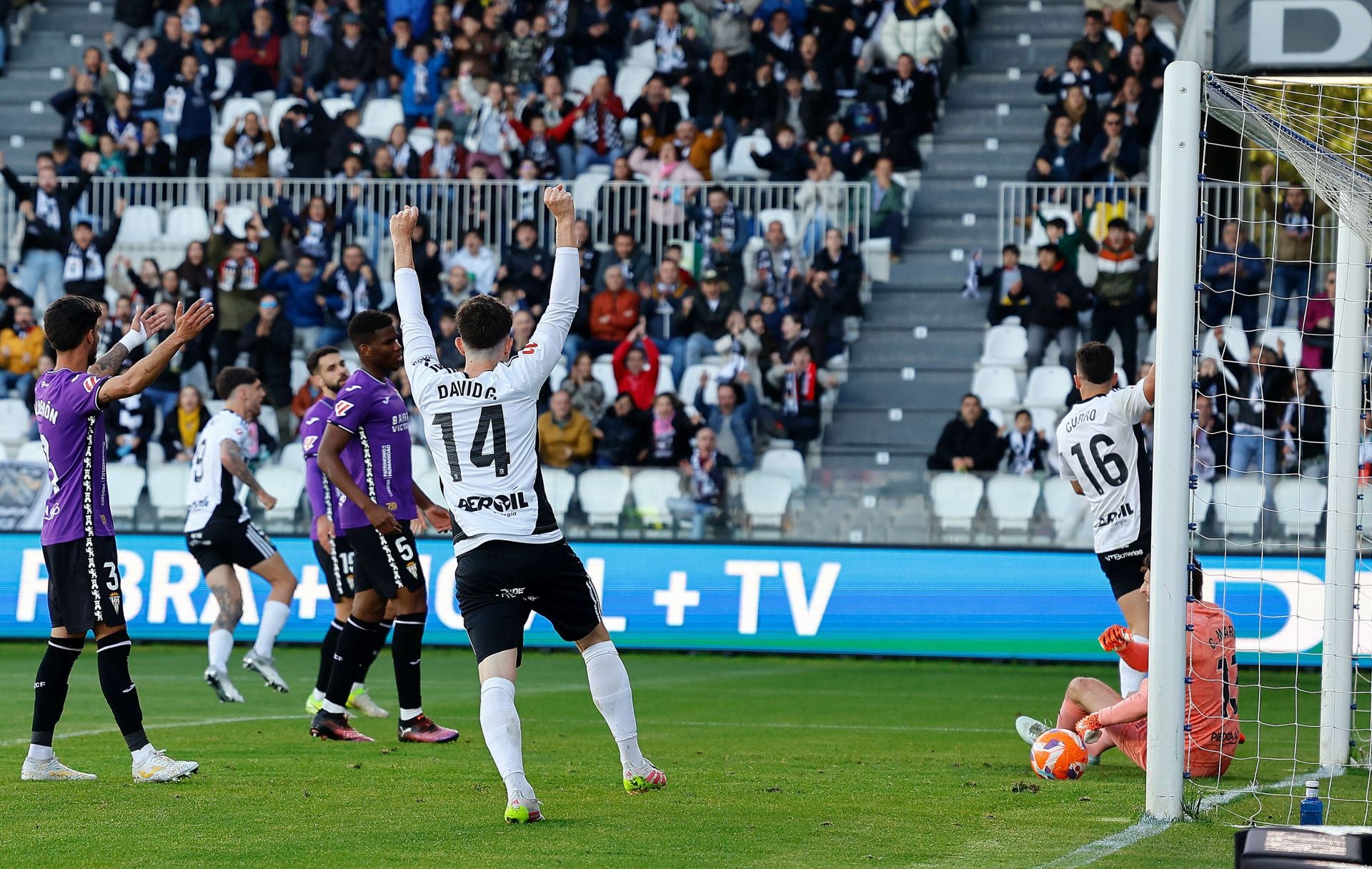 El partidazo del Burgos CF frente al Córdoba, en imágenes
