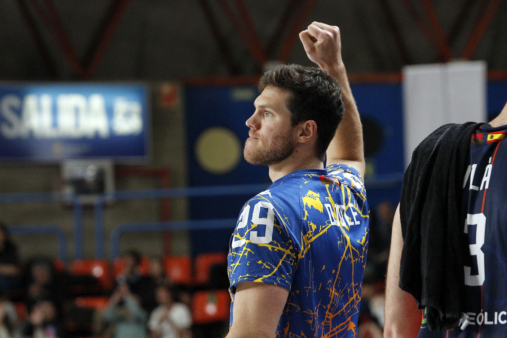 Imágenes de la derrota, aunque pase a playoffs, del Tizona