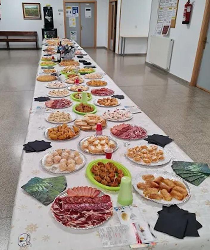 Imagen secundaria 2 - Conéctate con el sabor de Burgos: Doña Croqueta y Don Bacalao