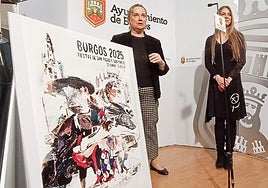 Ayala, acompañada de la concejala de Cultura, Carolina Álvarez.