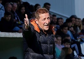 Ramis, en el área técnica de El Plantío durante el partido frente al Córdoba.