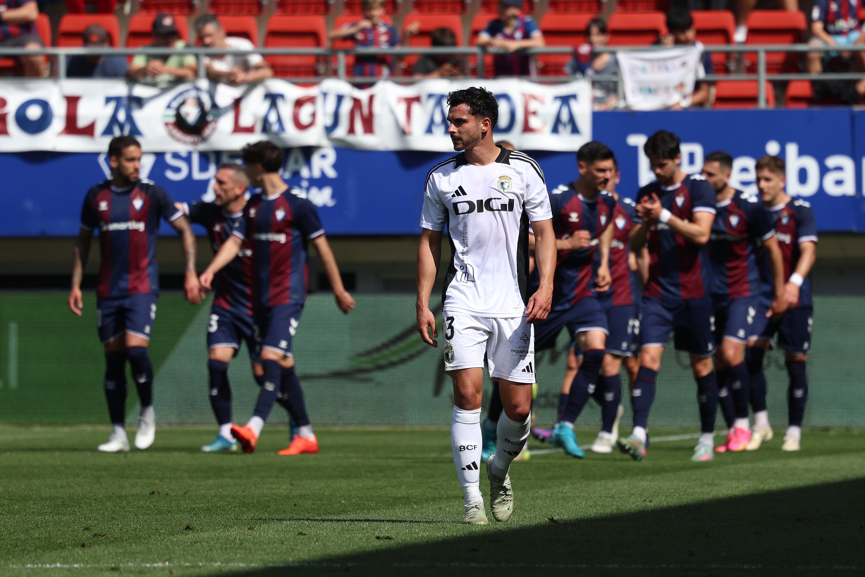 Así ha sido, en imágenes, la derrota del Burgos CF ante el Eibar