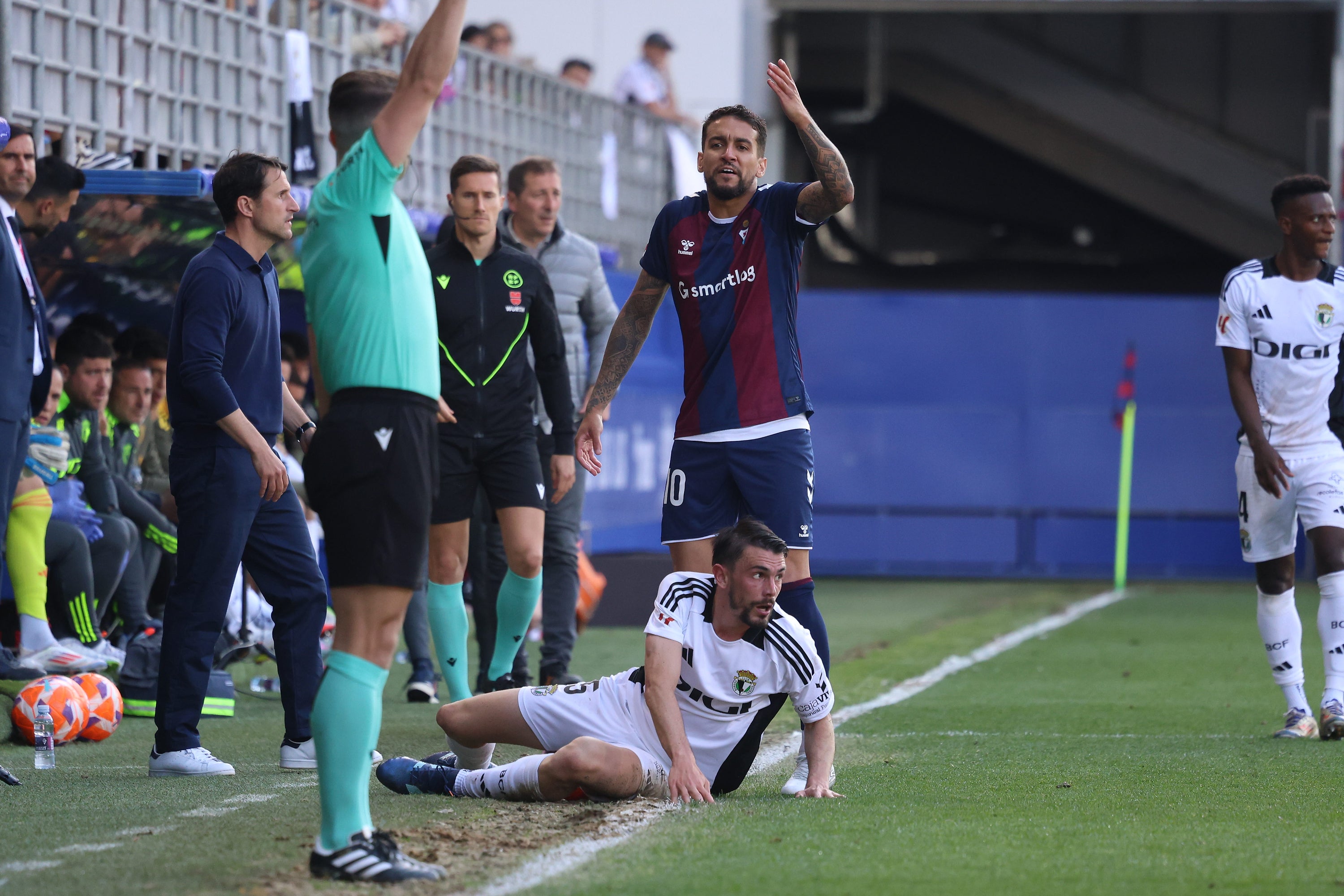 Así ha sido, en imágenes, la derrota del Burgos CF ante el Eibar