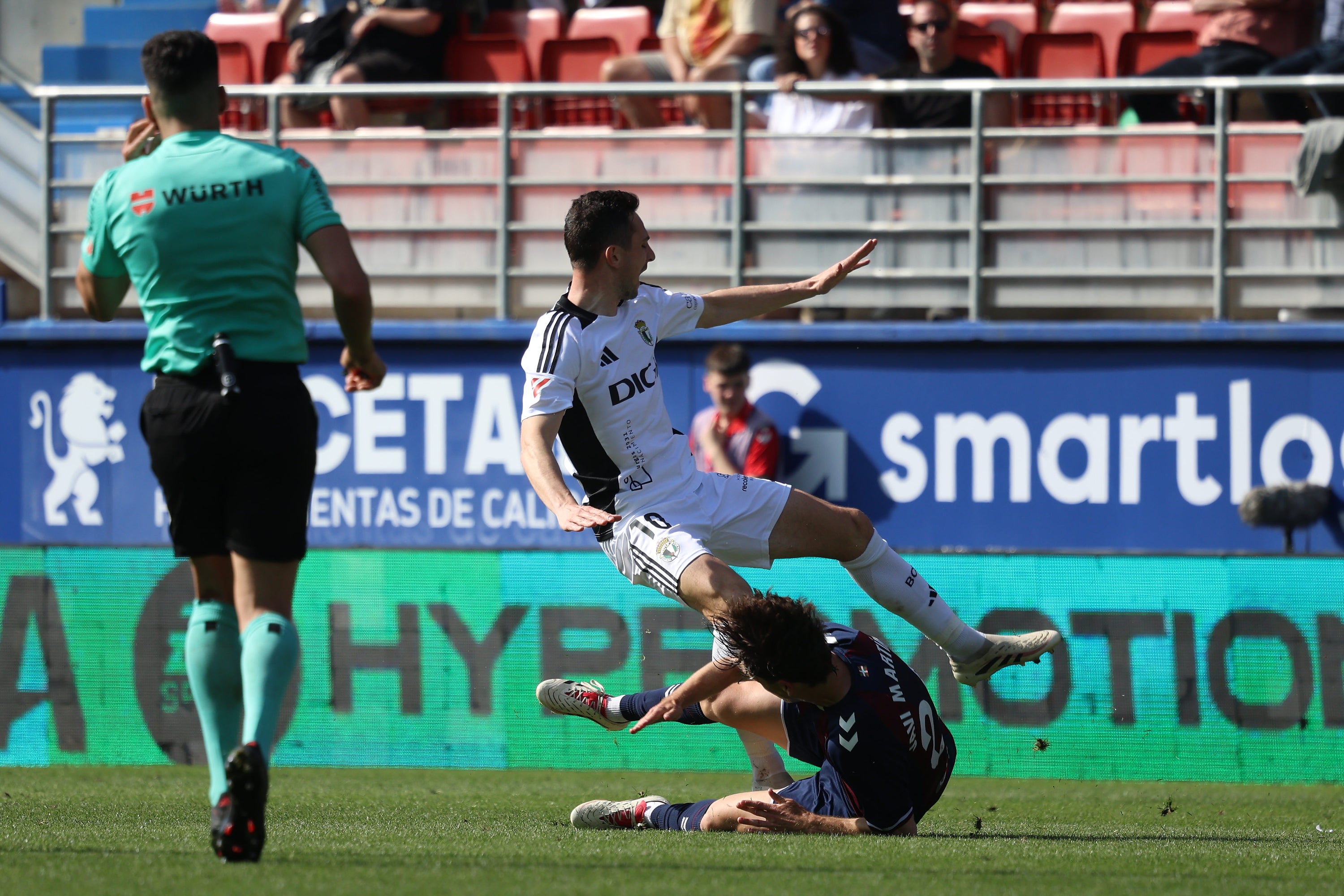 Así ha sido, en imágenes, la derrota del Burgos CF ante el Eibar