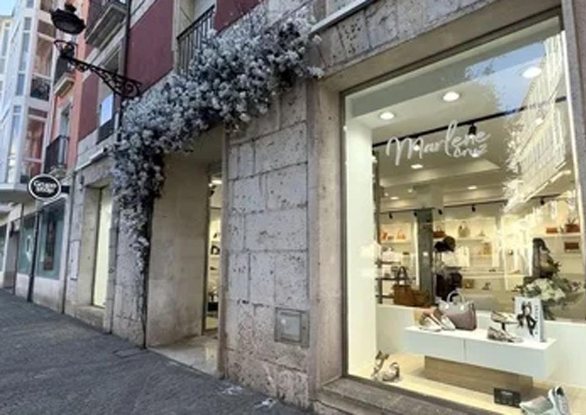 Imagen secundaria 1 - Los mejores zapatos del novio e invitados están en Zapatería Marlene Cruz Urban