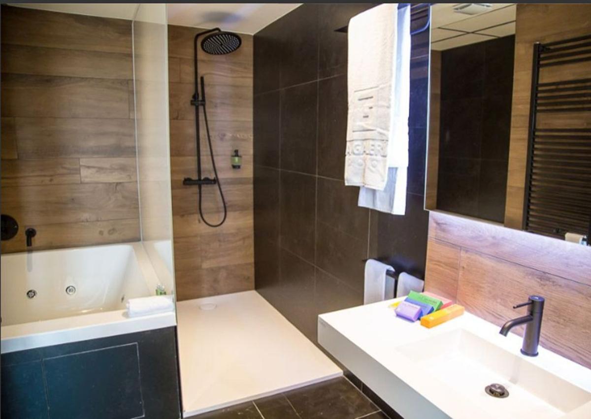 Imagen secundaria 1 - Vive una experiencia de hotel única en Burgos