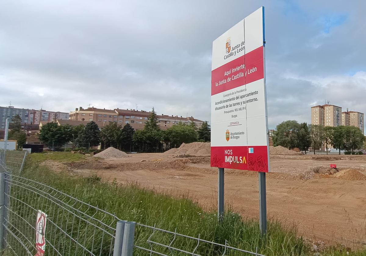 Las máquinas entraron en la parcela a principios de año.