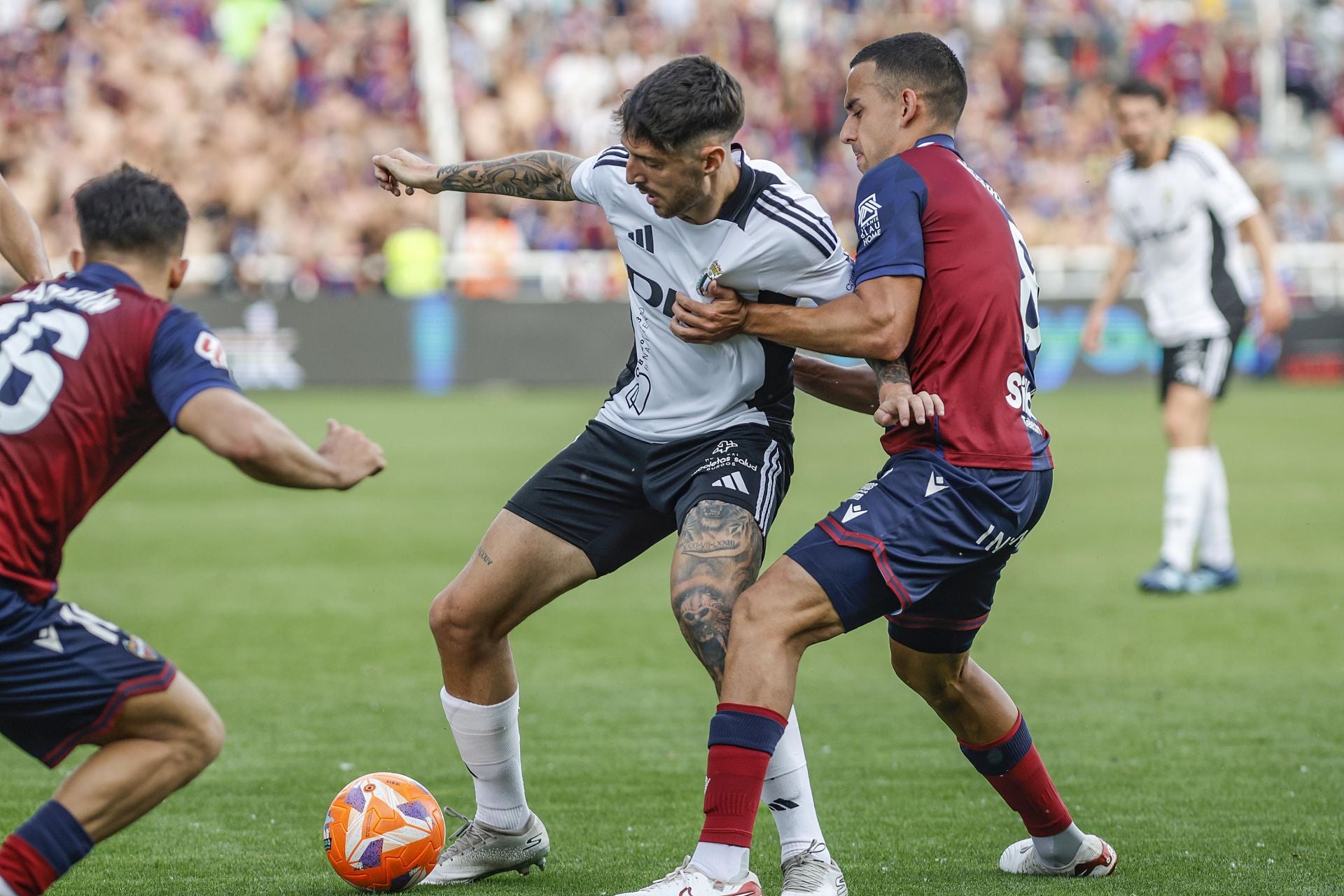 El Levante sella el ascenso directo en El Plantío