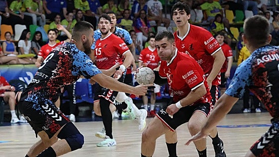 El UBU San Pablo Burgos noquea al Sinfín y se jugará el ascenso a la Asobal este mediodía