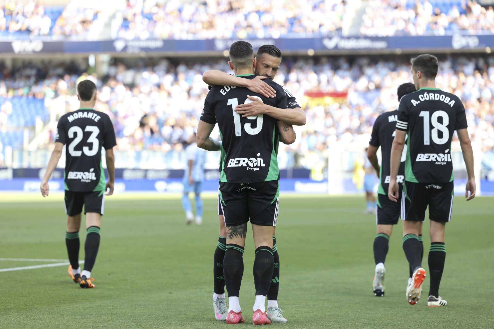 El encuentro del Málaga y del Burgos CF en La Rosaleda, en imágenes