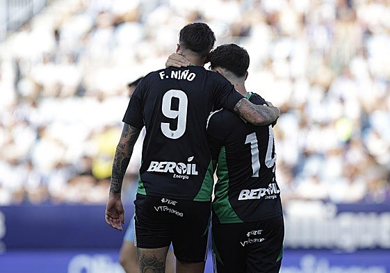 Jugadores del Burgos CF en La Rosaleda