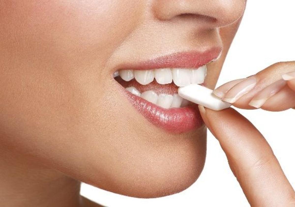 Imagen principal - Mitos y leyendas sobre la salud bucodental