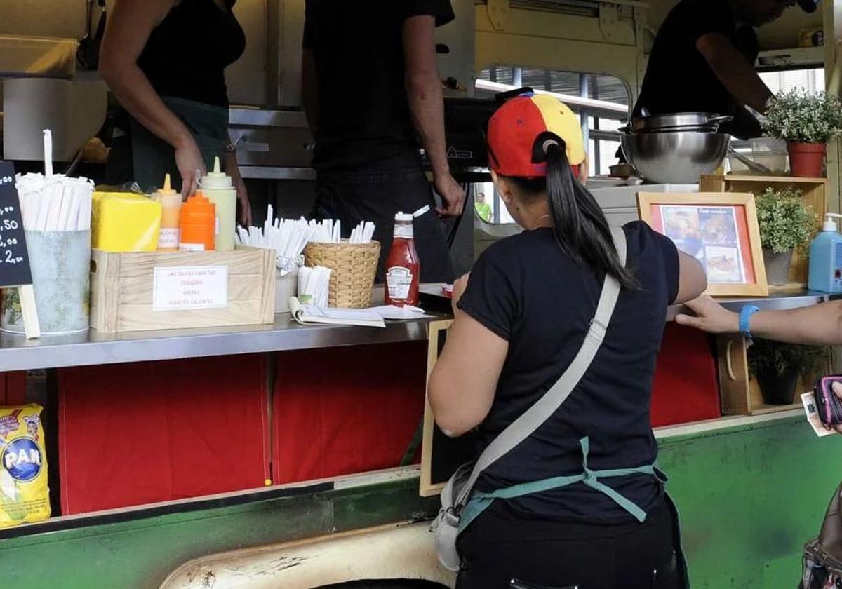 La alcaldesa de Burgos suspende la feria de food trucks en La Isla