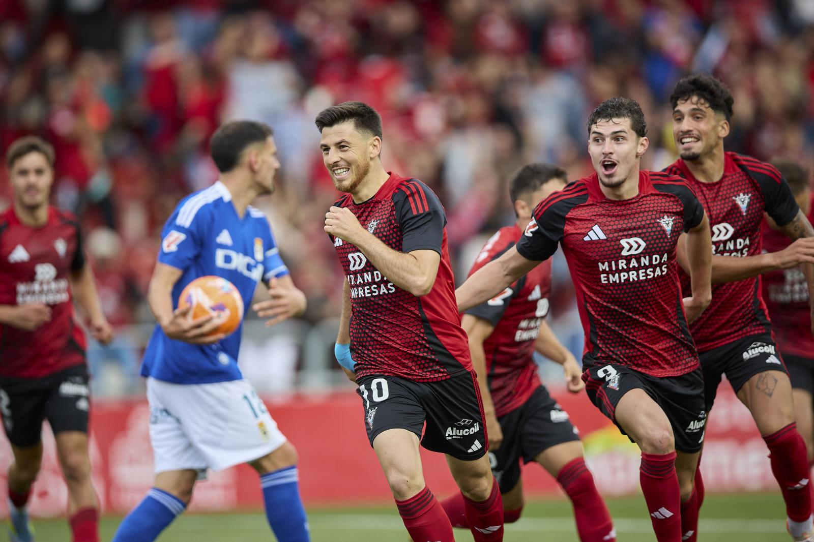 La victoria del Mirandés en Anduva, en imágenes