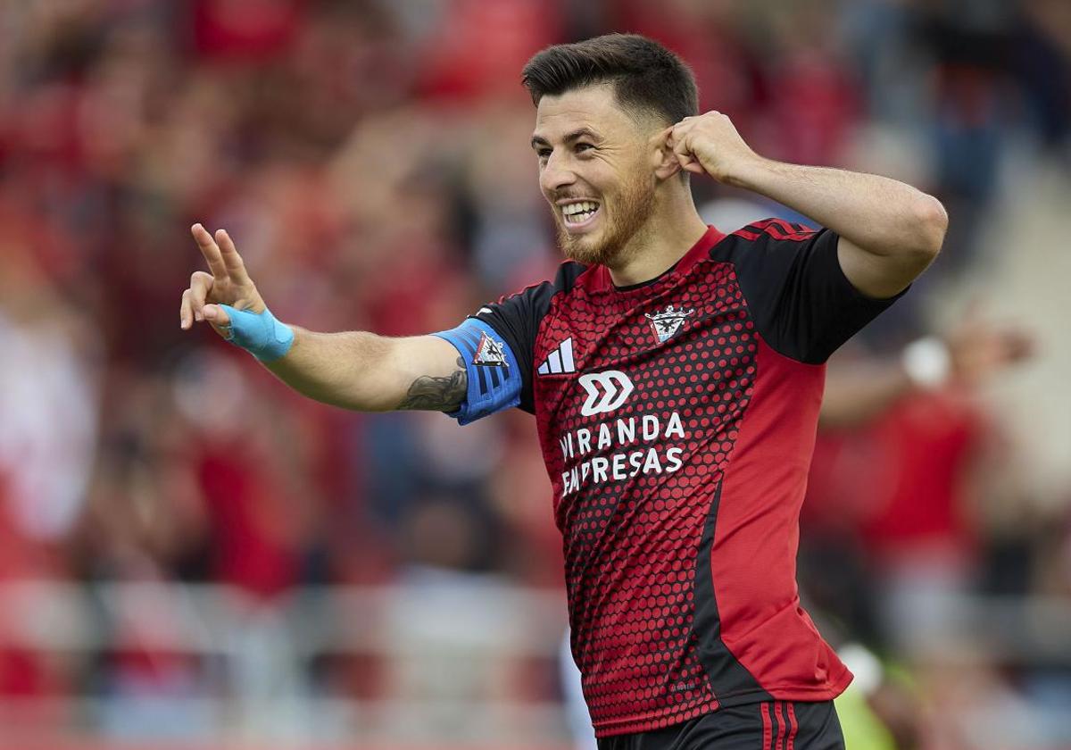 Alberto Reina adelantó al Mirandés nada más empezar el partido.
