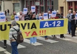 Protesta en Belorado, uno de los pueblos afectados, para pedir la finalización de la A-12.