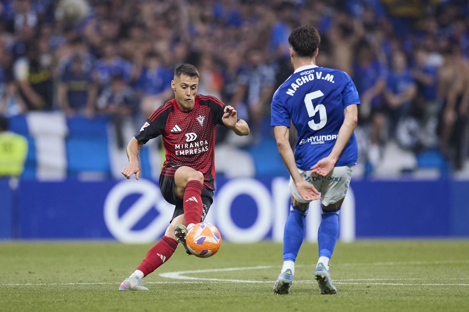 Las mejores imágenes del partido del Mirandés en Oviedo