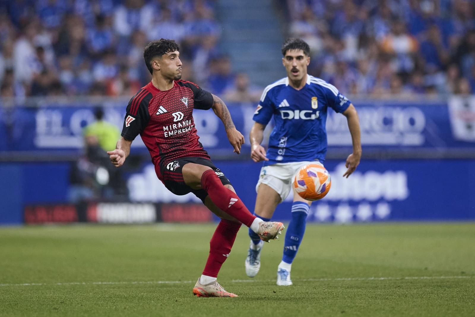 Las mejores imágenes del partido del Mirandés en Oviedo