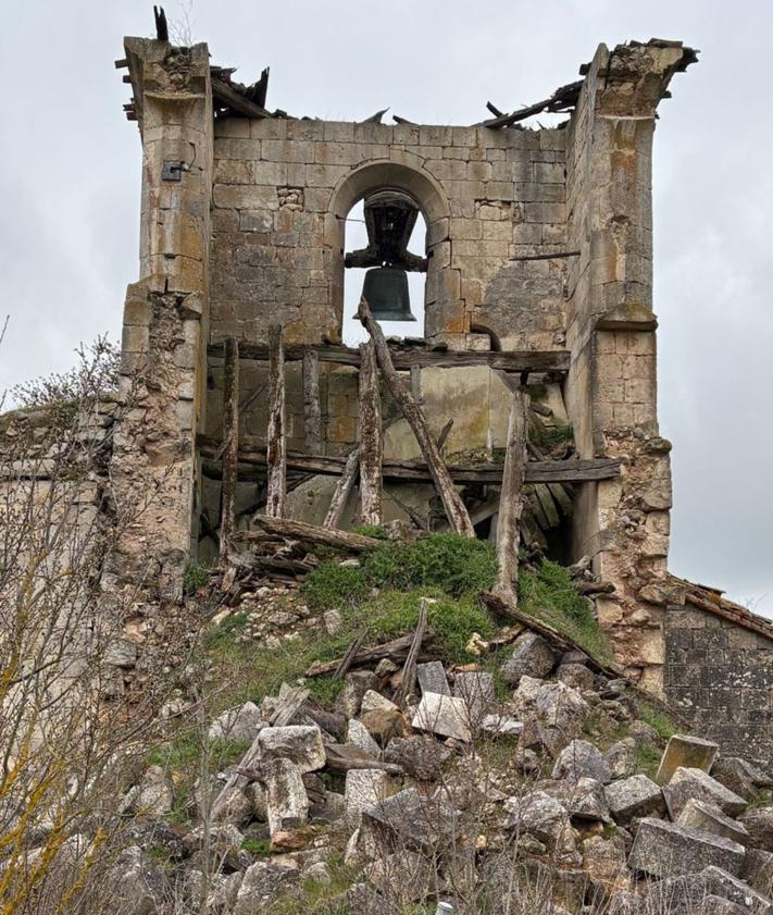 Imagen secundaria 2 - Estado actual de la iglesia dedicada a San Juan Evangelista.