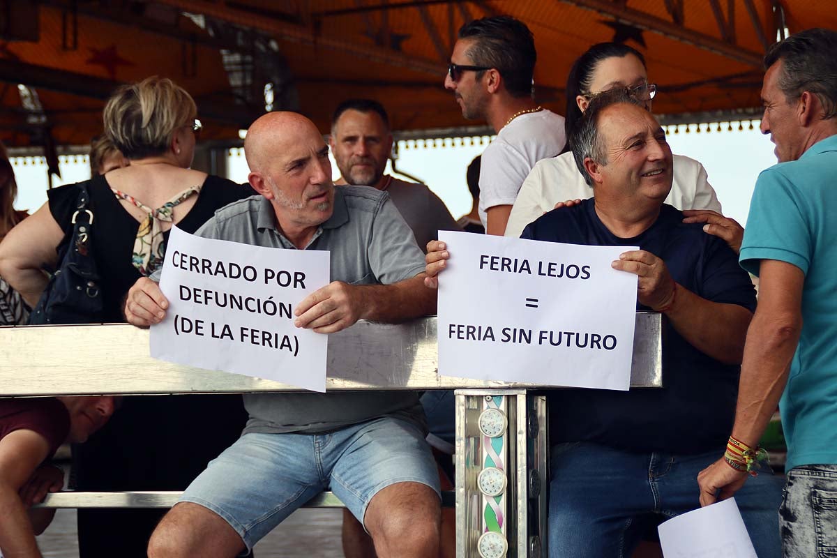 Así ha sido el cierre de protesta de la feria de atracciones de los Sampedros de Burgos