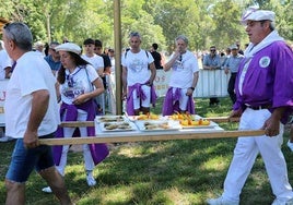 Imagen de una edición anterior de los Sampedros con el concurso gastronómico 'El Buen Yantar'.